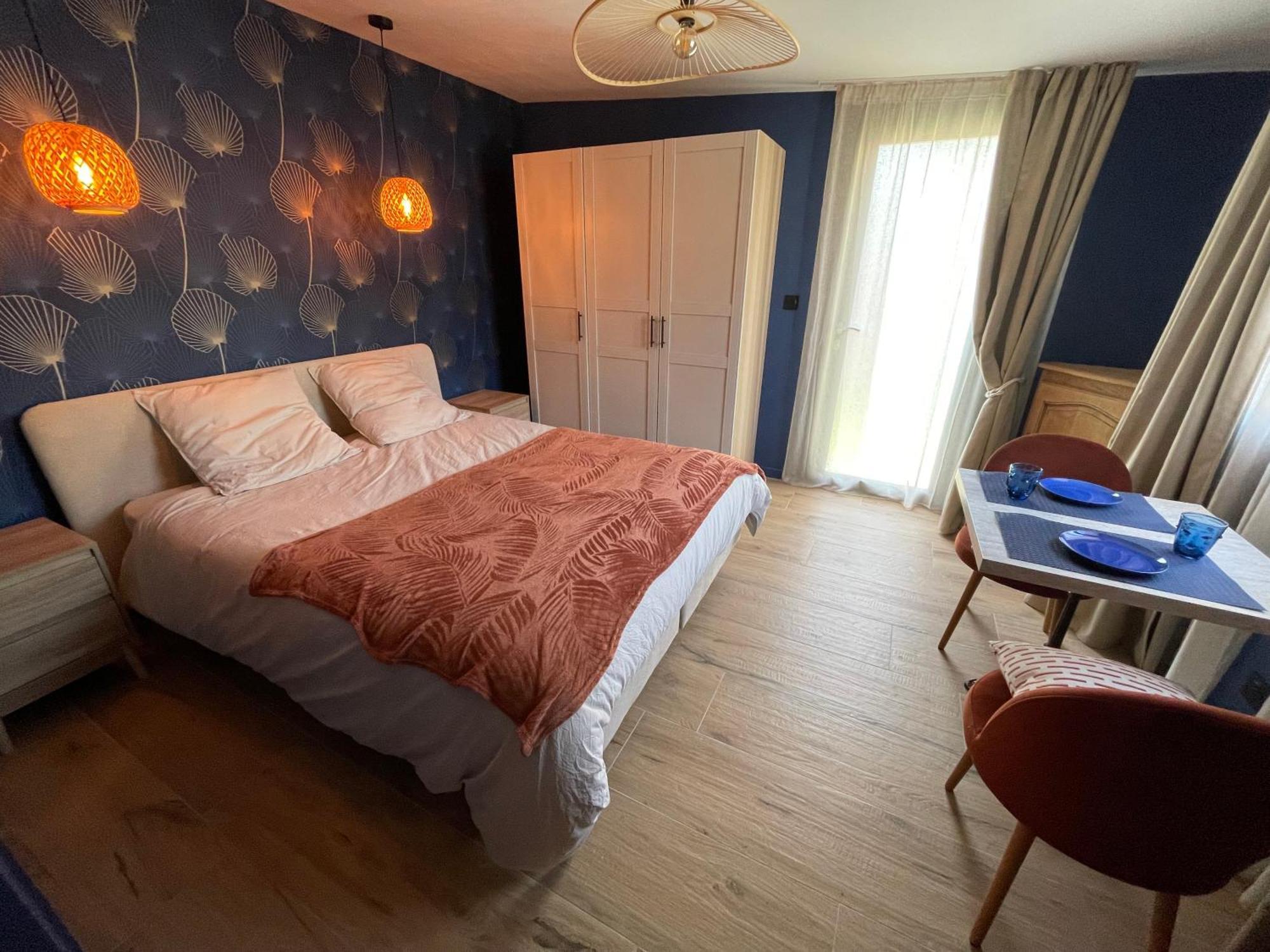 サン・マロ Nuit Bleutee Bed & Breakfast エクステリア 写真